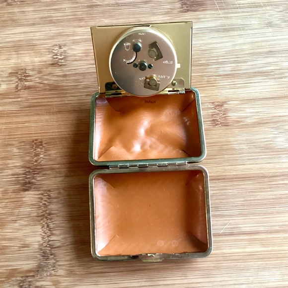 Vtg Bulova Travel Alarm Clock Wind-Up Gold/Brown Leather Case Tested/Works Japan - Picture 5 of 16